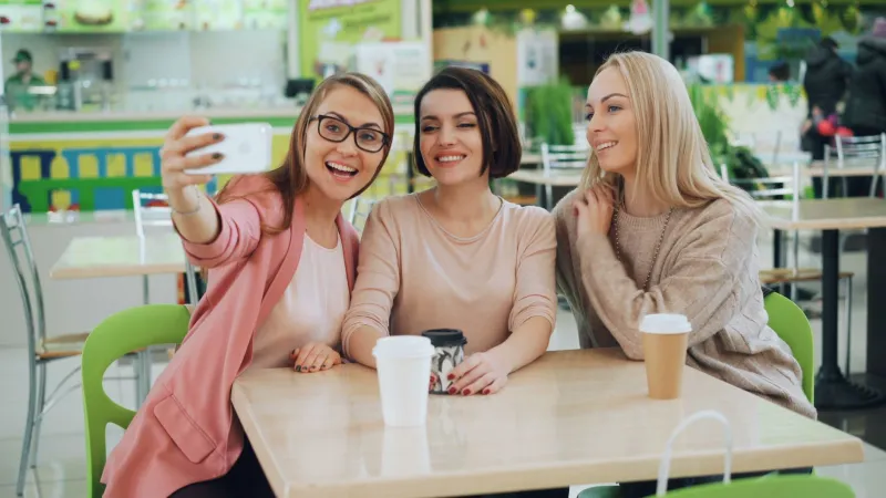 Do You Actually Know Your Travel Companions? What a Shared Trip Reveals About Friendship