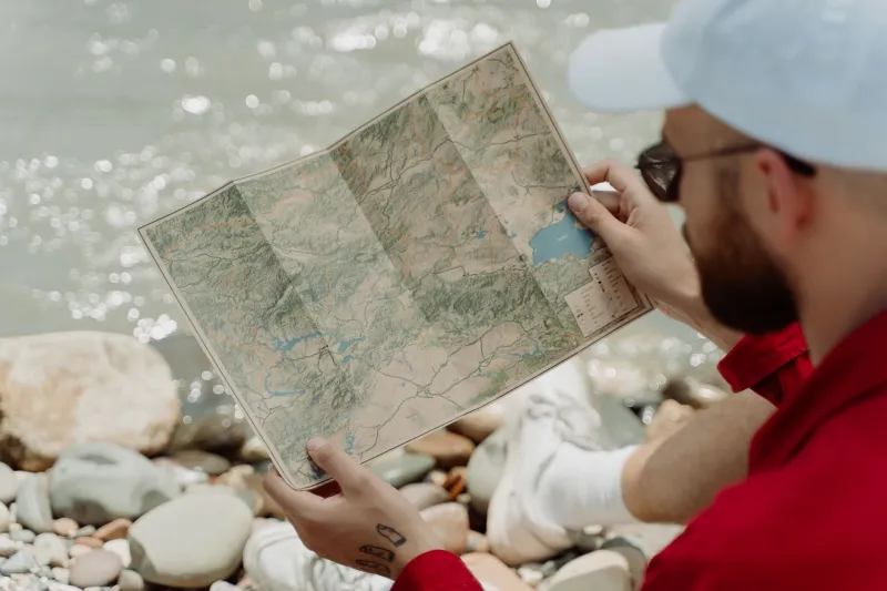 Stay the Course or Seize the Moment? A Practical Framework for Mid-Trip Decisions