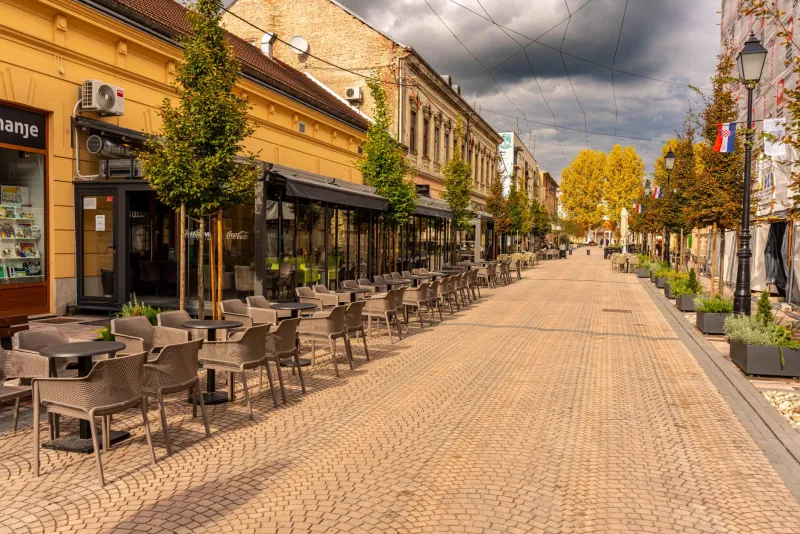 Off-Peak, Over-Delivered: The Strategic Traveler's Guide to Shoulder Season